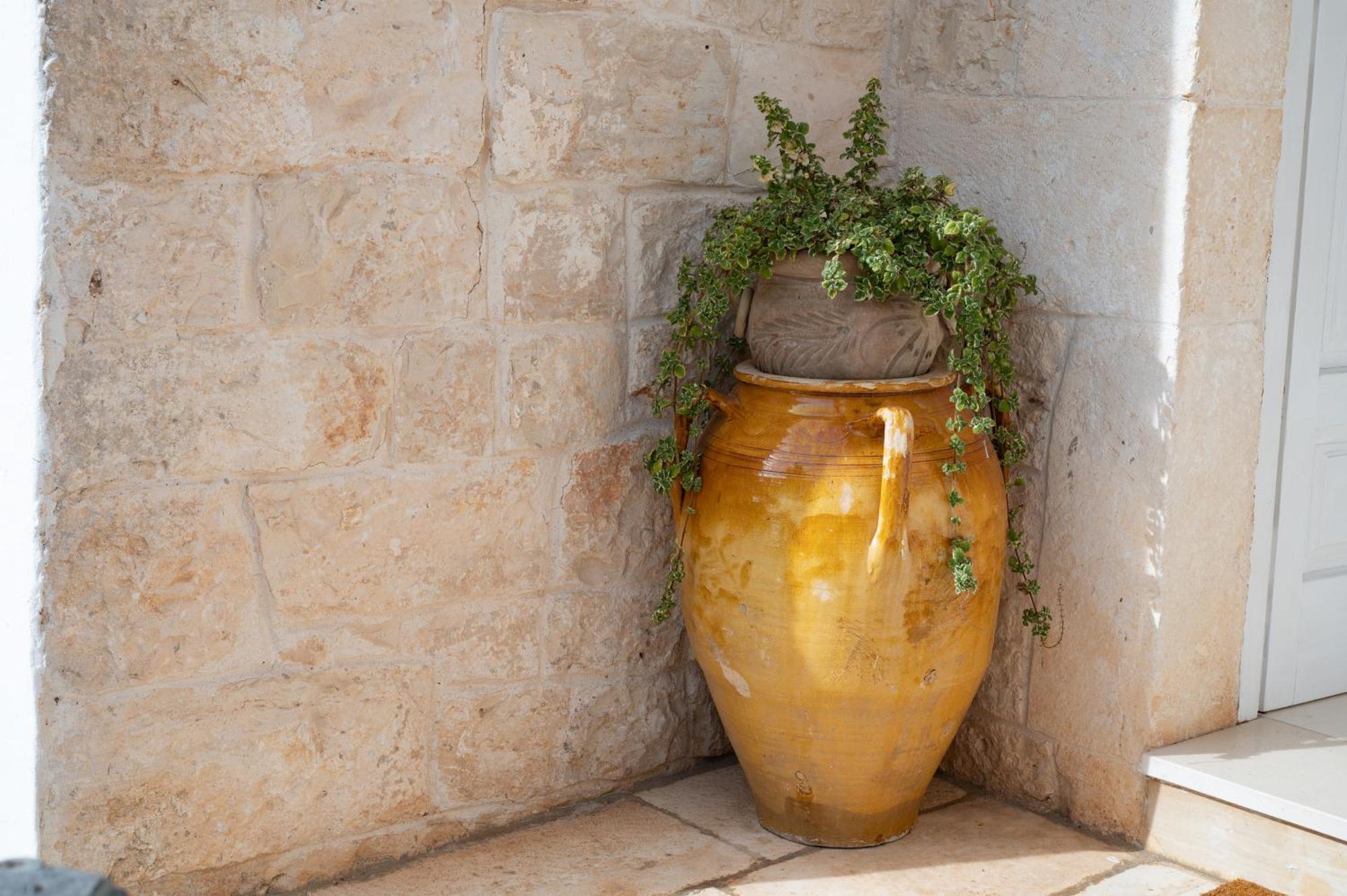 Trullo Degli Anelli In Masseria Cisternino Exterior foto