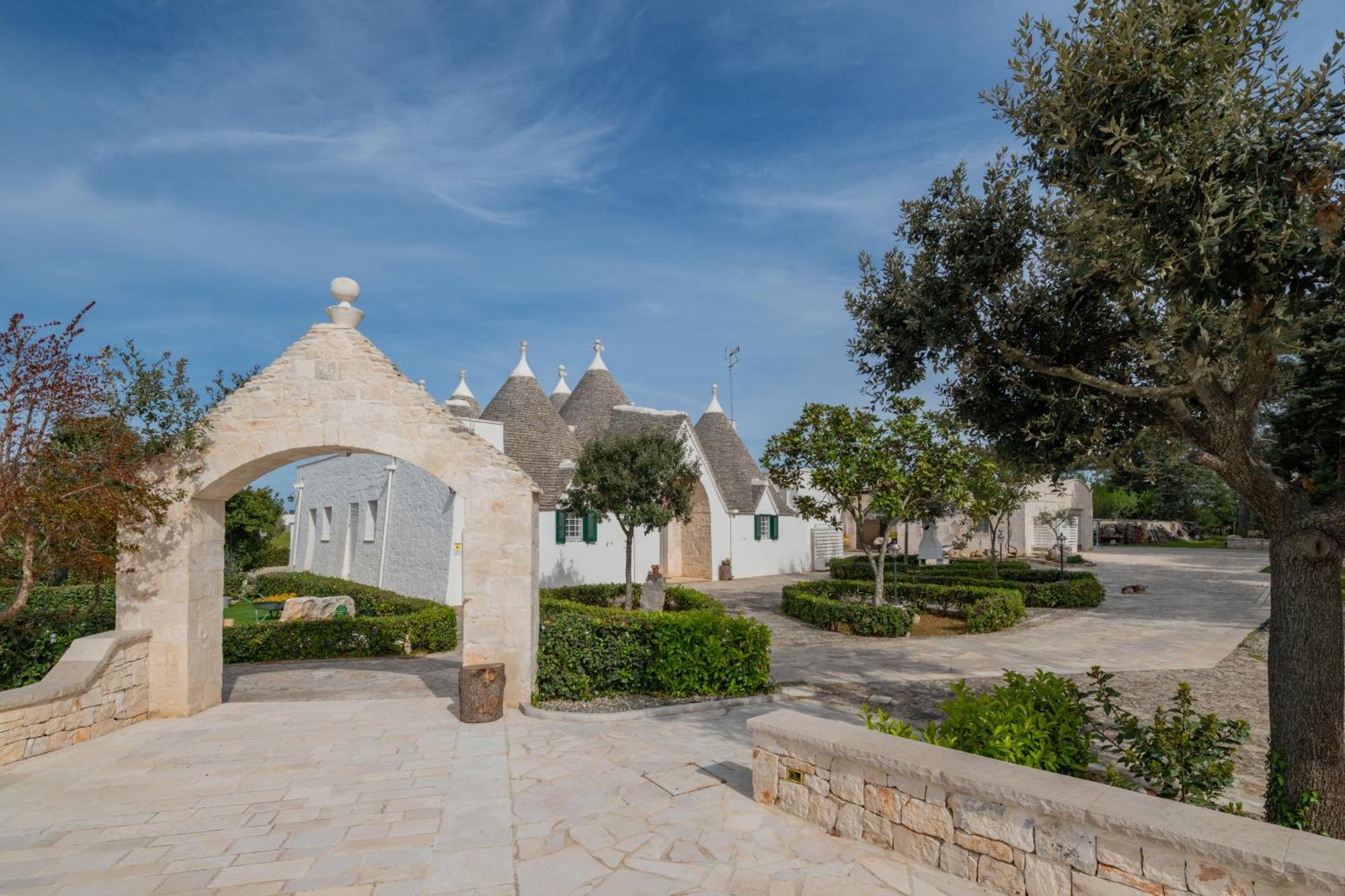 Trullo Degli Anelli In Masseria Cisternino Exterior foto