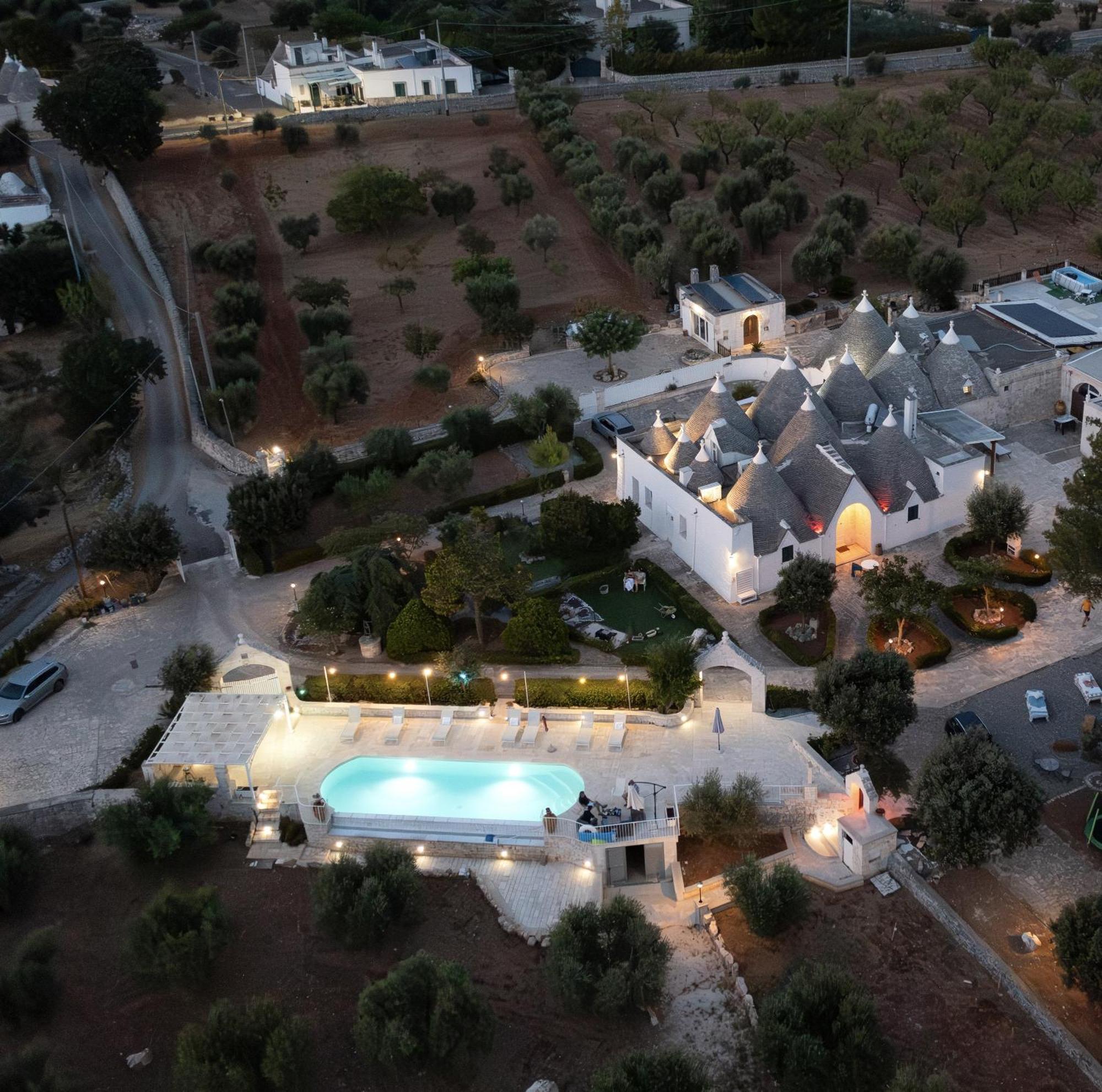 Trullo Degli Anelli In Masseria Cisternino Exterior foto